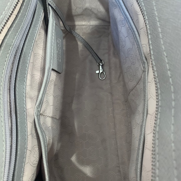 Michael Kors Medium Selma in Grey - Picture 5 of 10